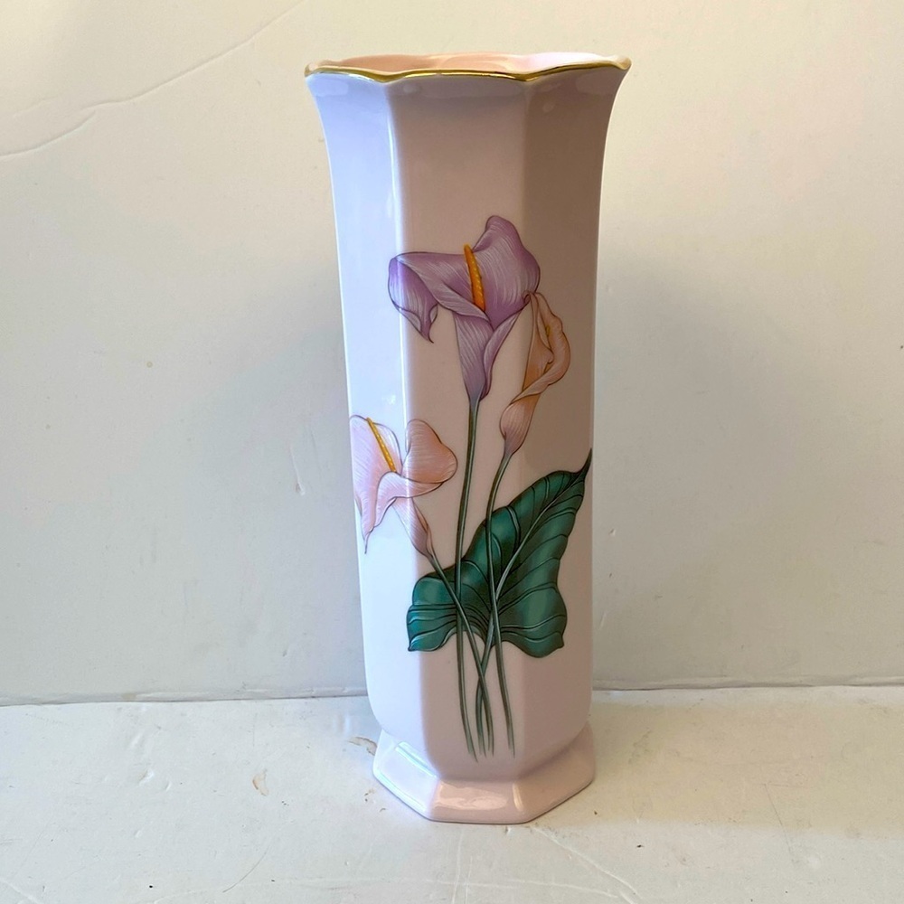 Vintage K Yoritsu Pink Vase with Calla Lilies Made in Japan ceramic flowers
